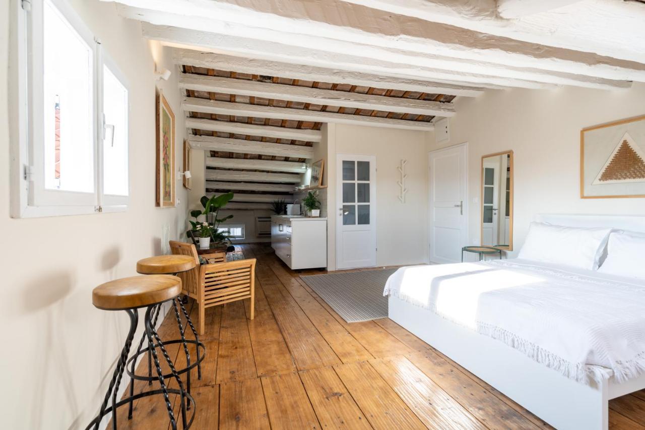One-Bedroom Suite City View
