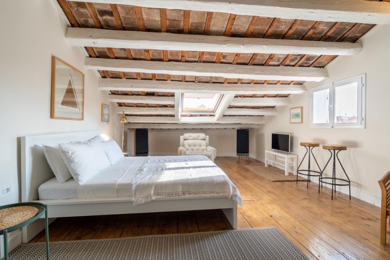 One-Bedroom Suite City View