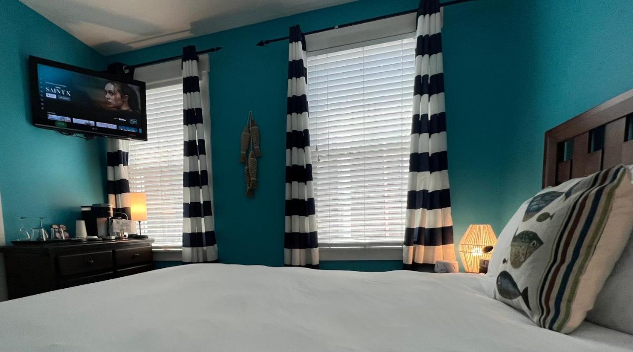 Queen Room,1412998505:JPEG