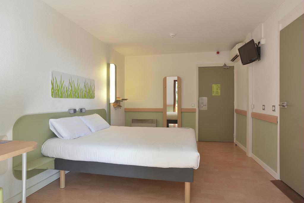 Two Adjacent Rooms,711516133:JPEG