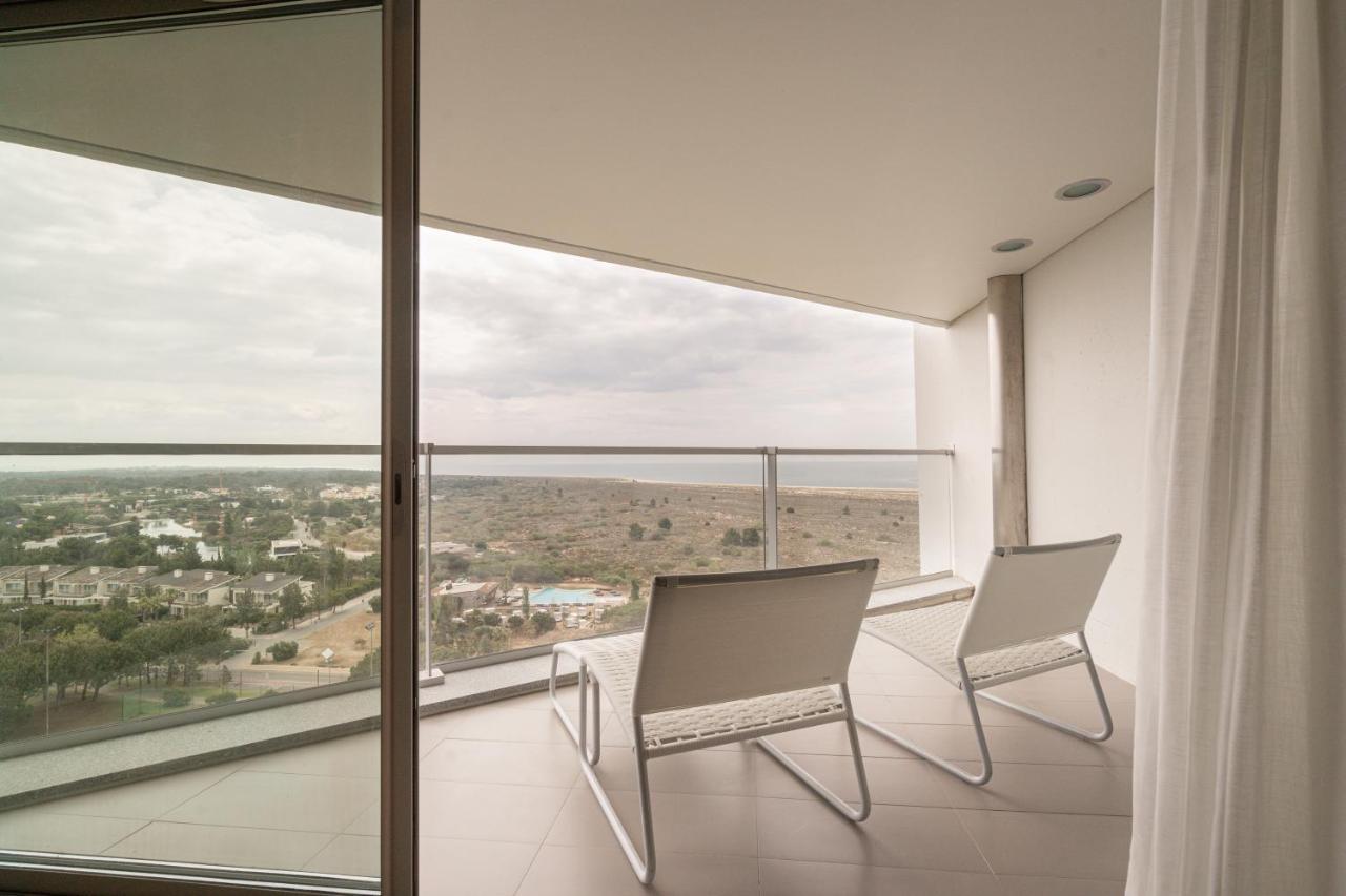One-Bedroom Apartment Sea View