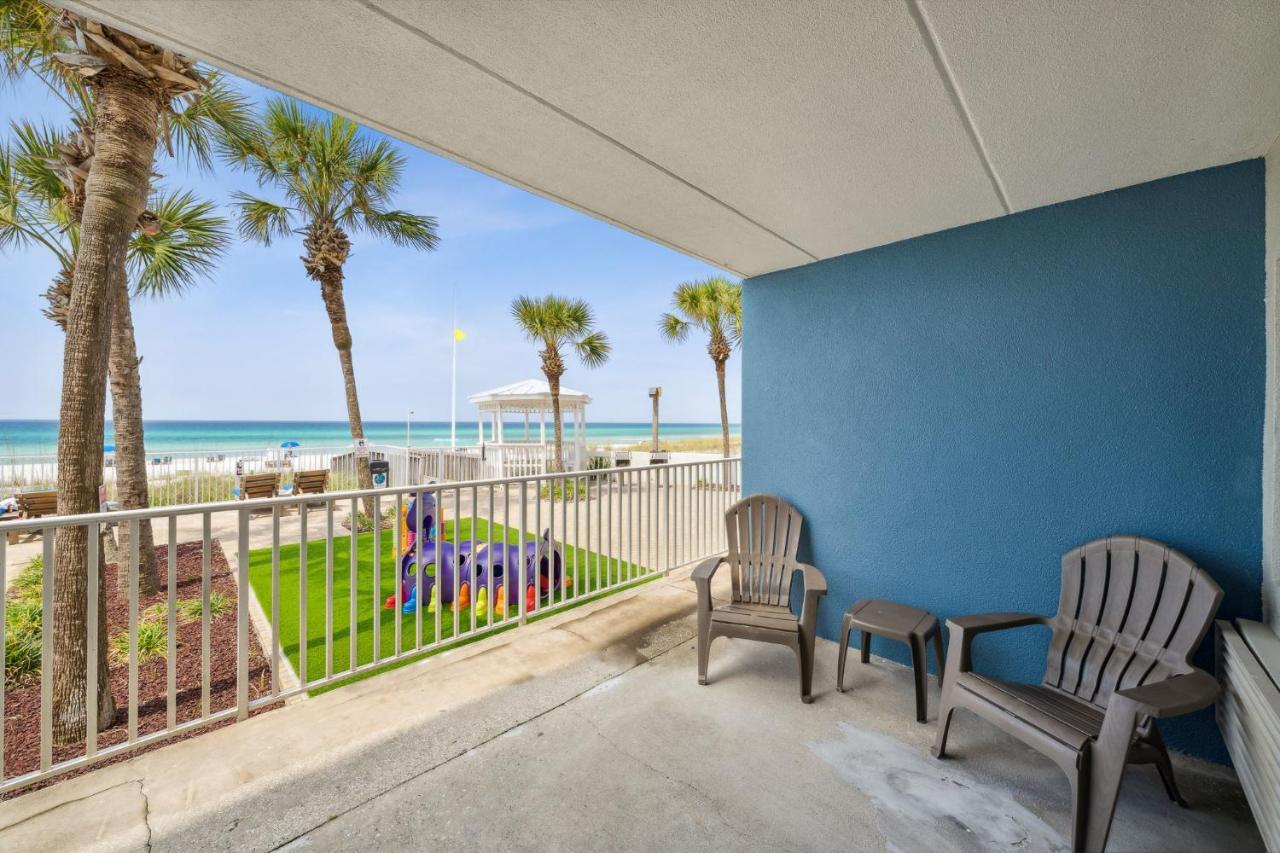 Beachfront Walkout Room Queen or Queen Kitchen,1714417655:JPEG