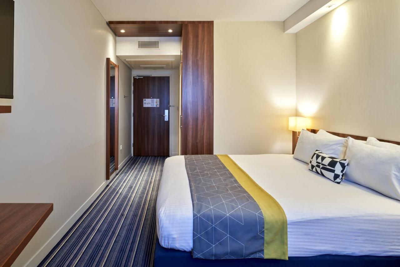 Standard Room,1415715783:JPEG
