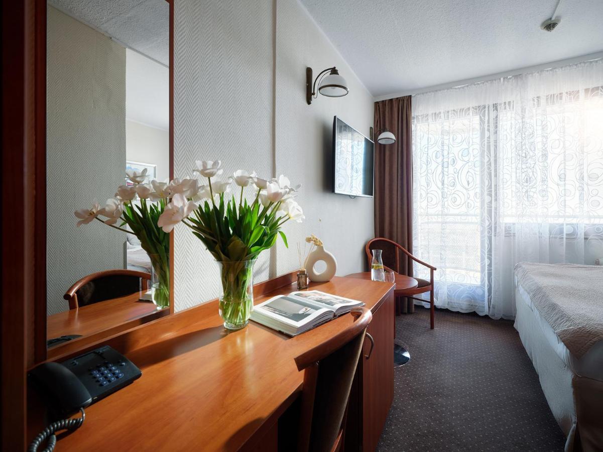 Small Double Room,1414058462:JPEG