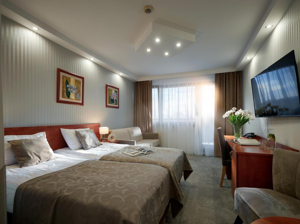 Double Room,1407226214:JPEG
