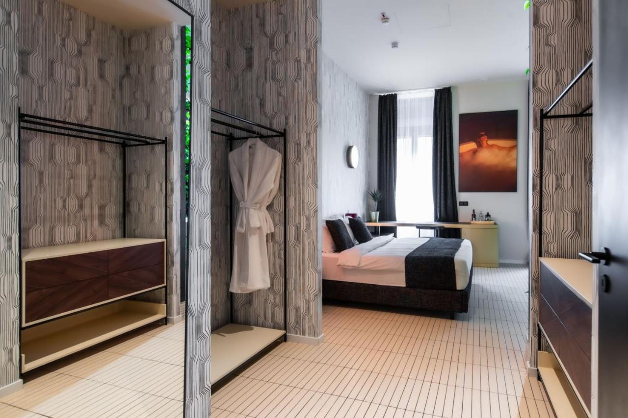 King Suite Spa Bath