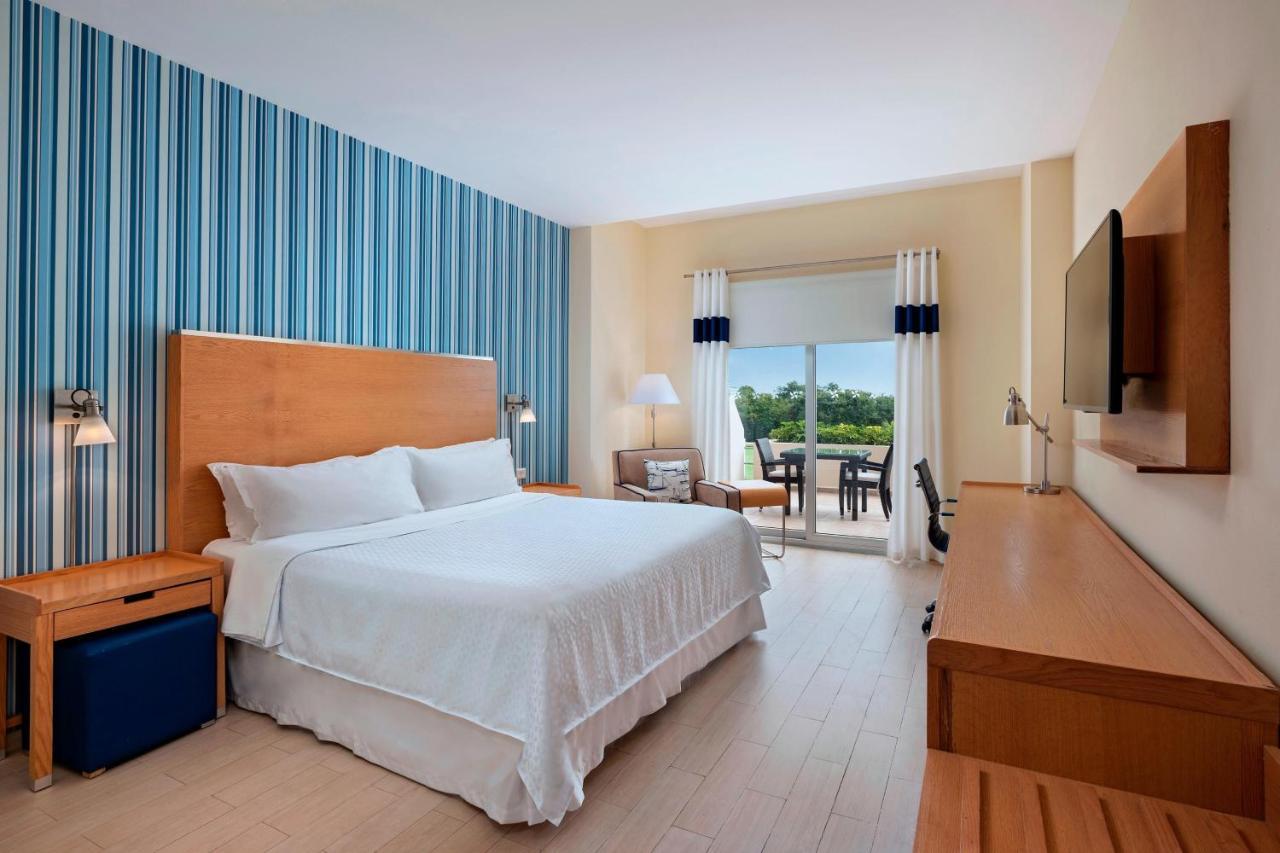 Deluxe Guest room 1 King City view
