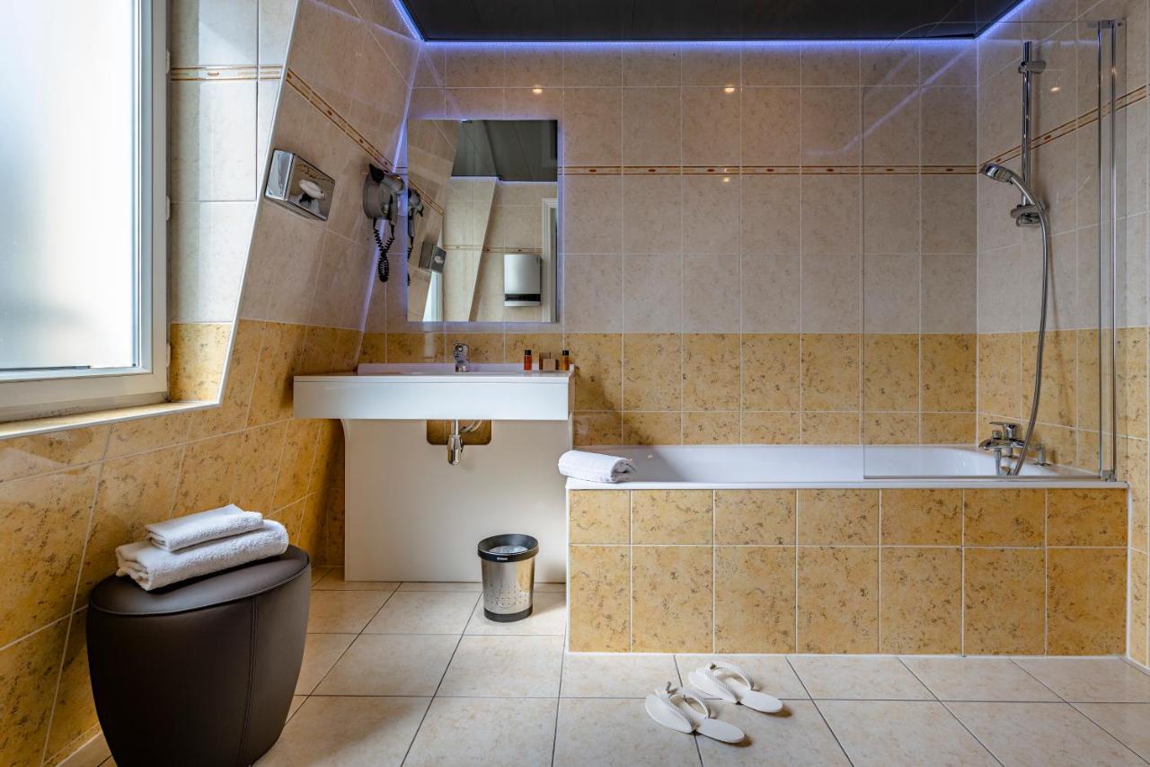 Junior Suite Access to swimming pool or fitness