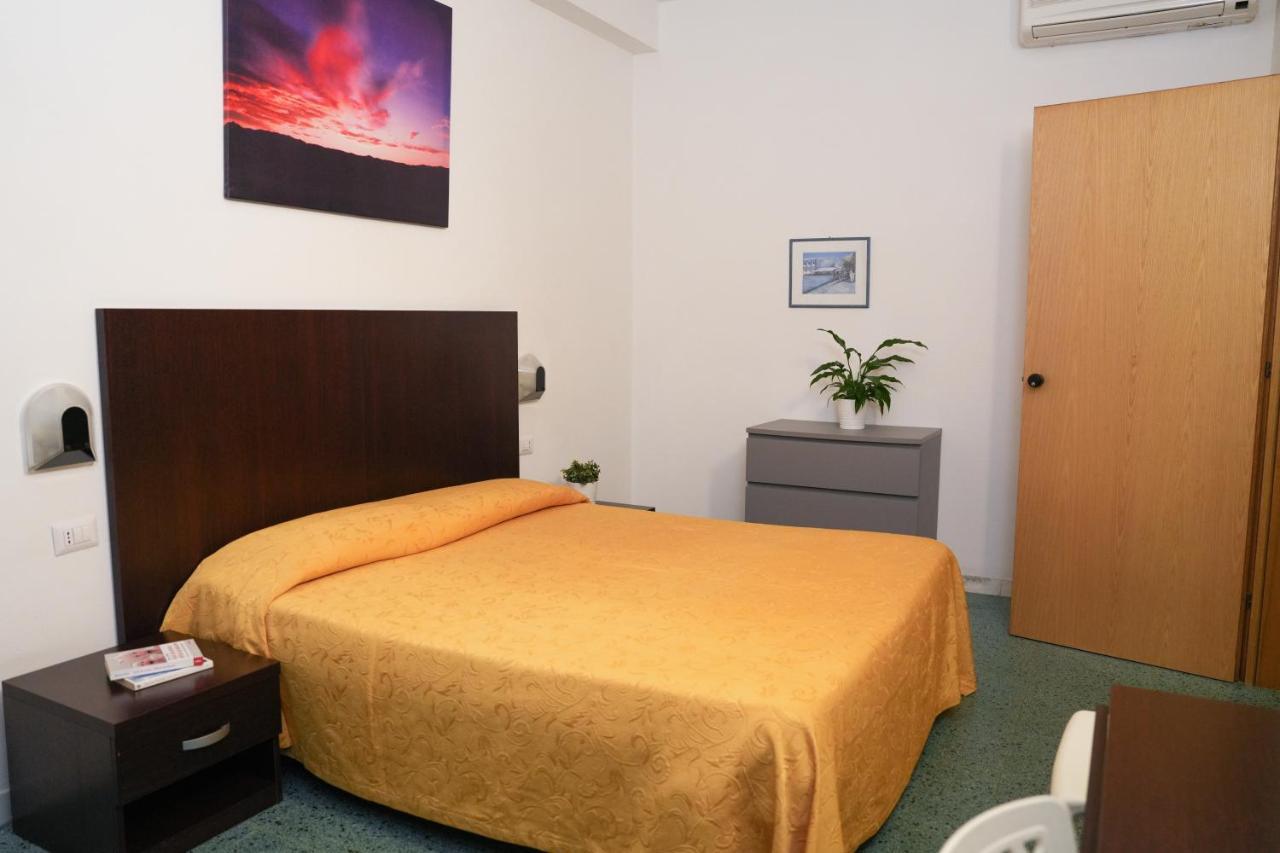 Economy Double or Twin Room,1414718628:JPEG