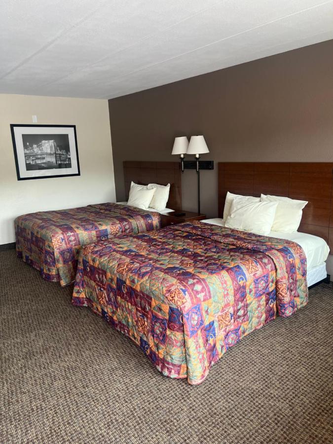 Deluxe Queen Room with Two Queen Beds