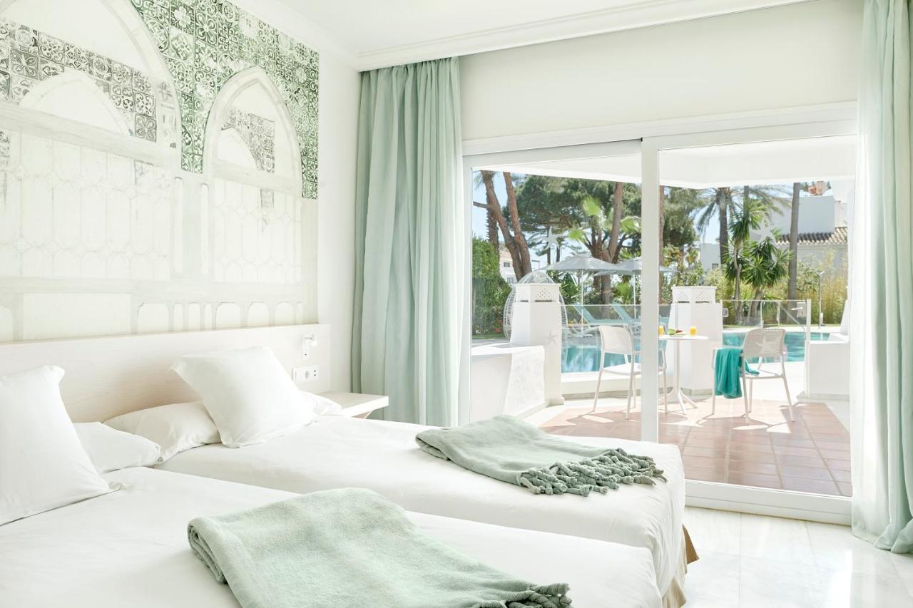 Twin Room direct access to semi-private pool,665706246:JPEG