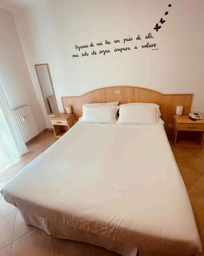 Double Room,1415367585:JPEG