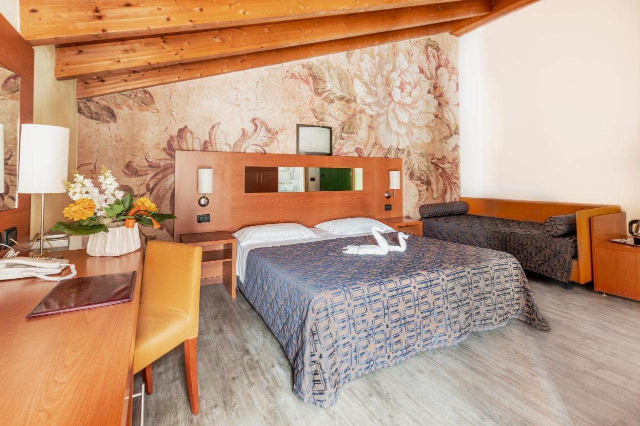 Superior Triple Room,1415416794:JPEG