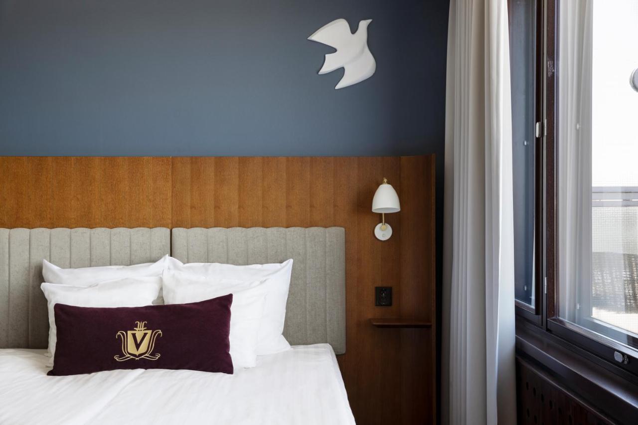Superior Queen Room,1415503632:JPEG