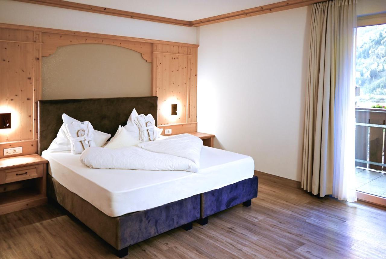 Large Double or Twin Room