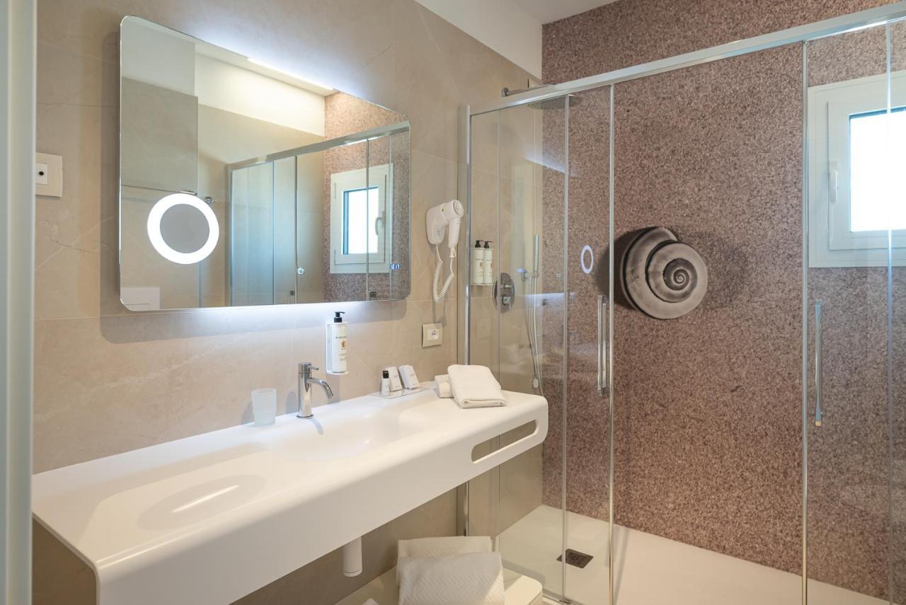 Standard King Room Spa Bath,1415704608:JPEG