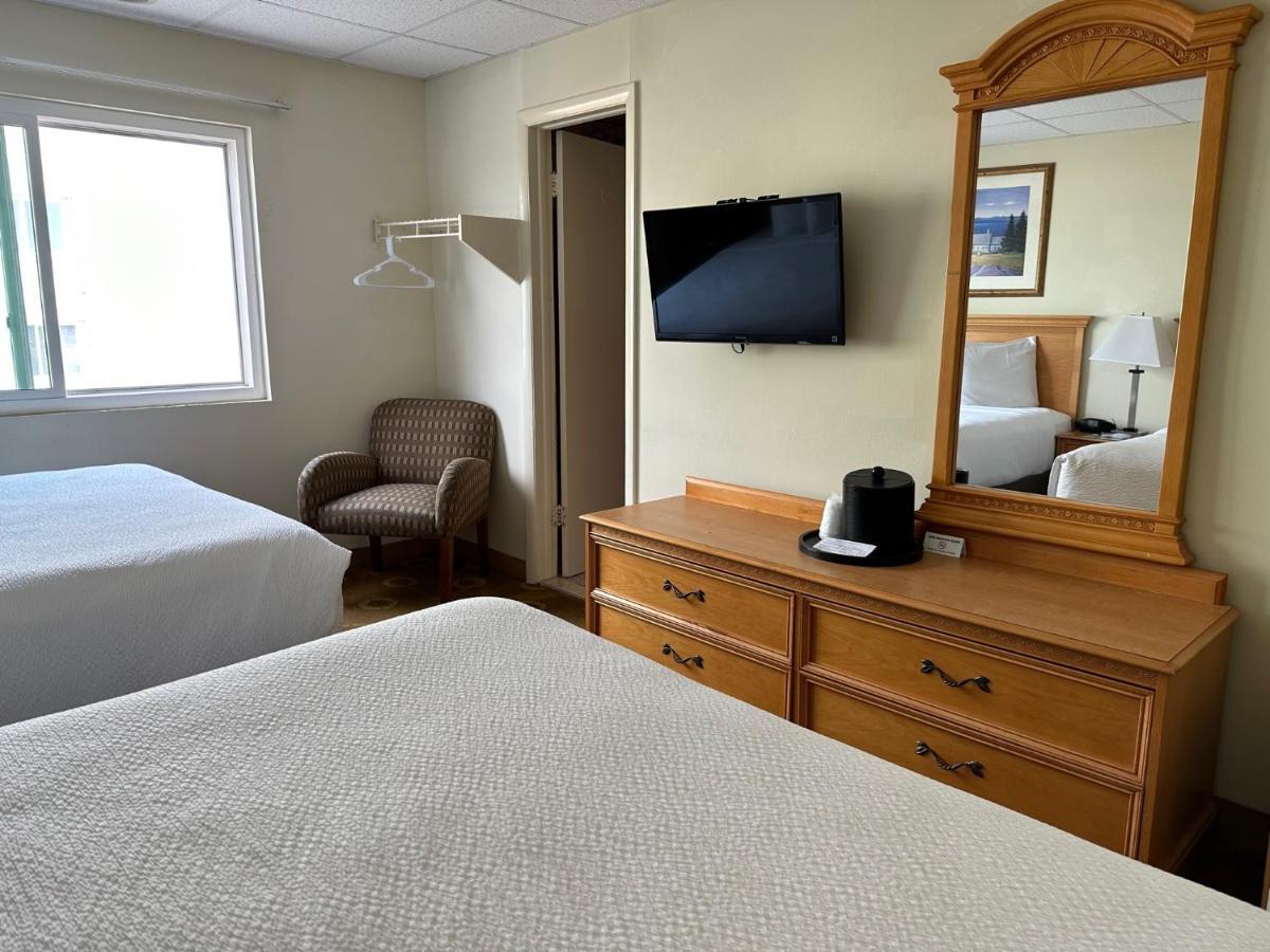 Ocean Side View Two Double Beds