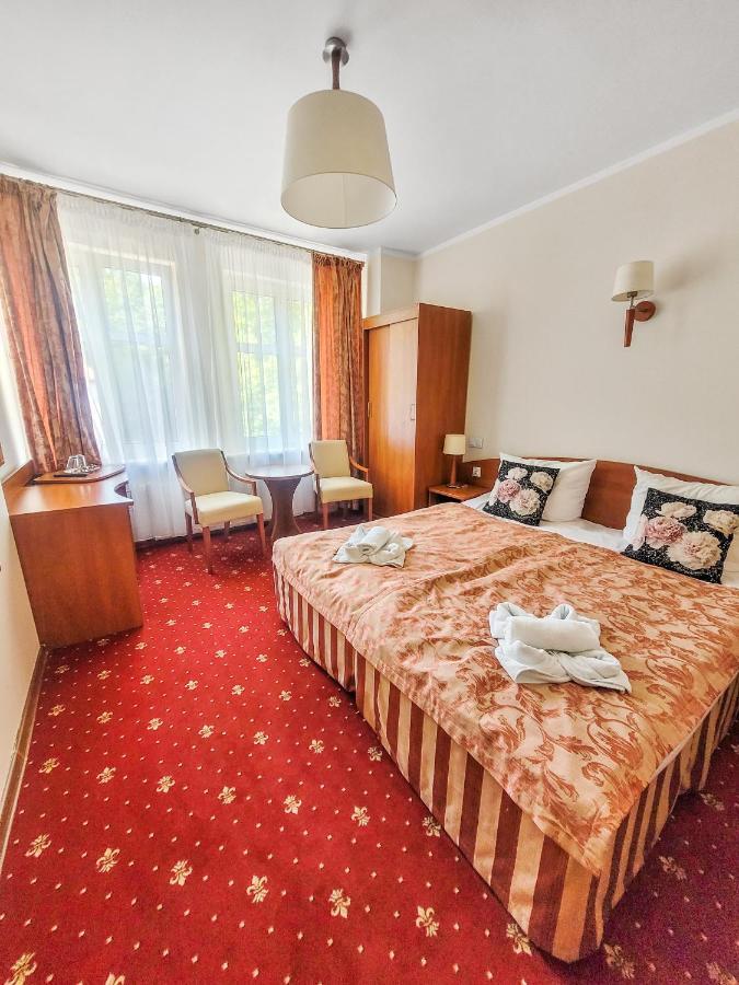 Economy Double Room,1415915139:JPEG