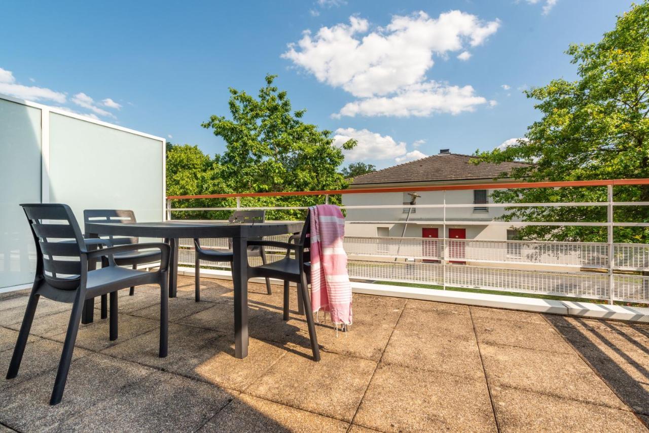 One Bedroom Apartment