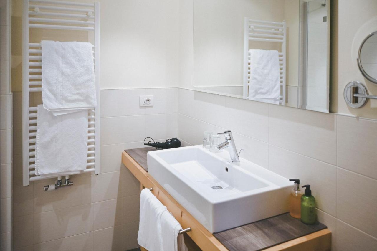 Large Double or Twin Room