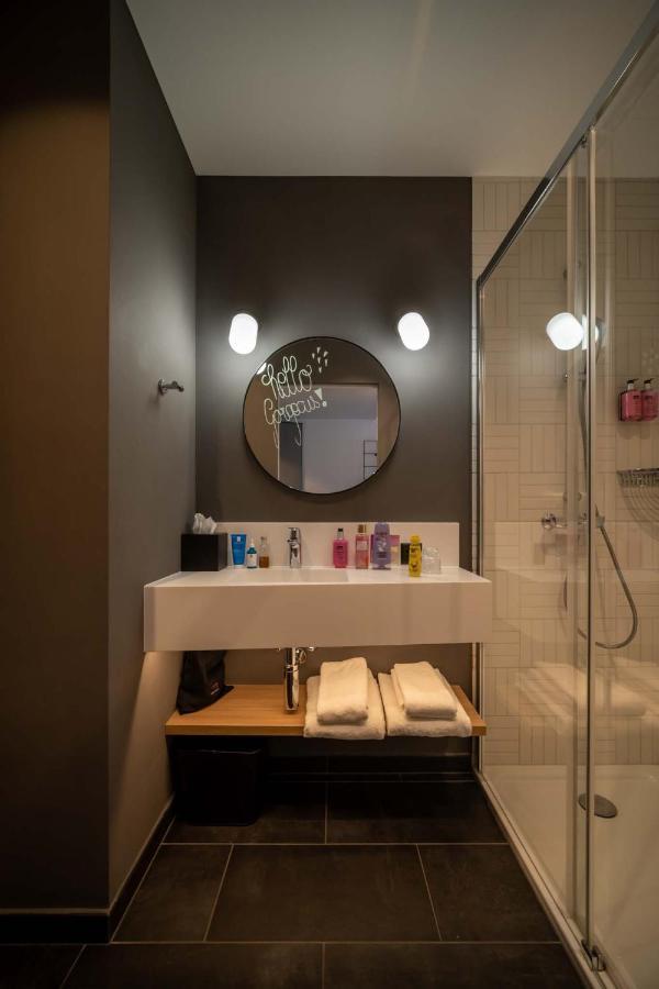 Moxy Deluxe Guest room 1 Queen,1416124614:JPEG