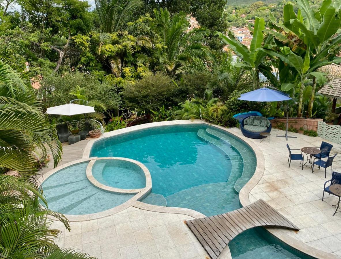 Queen Suite Pool View