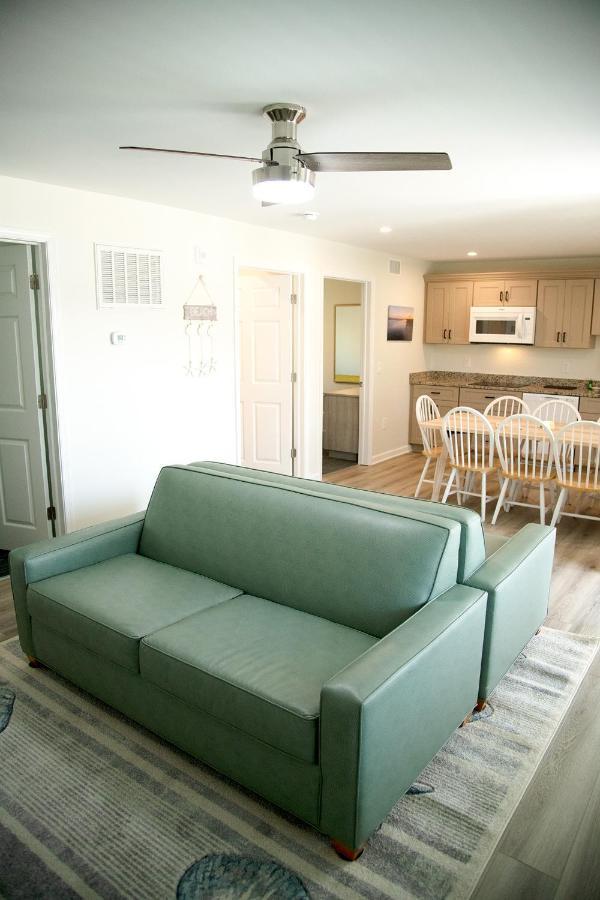 Deluxe Queen Suite