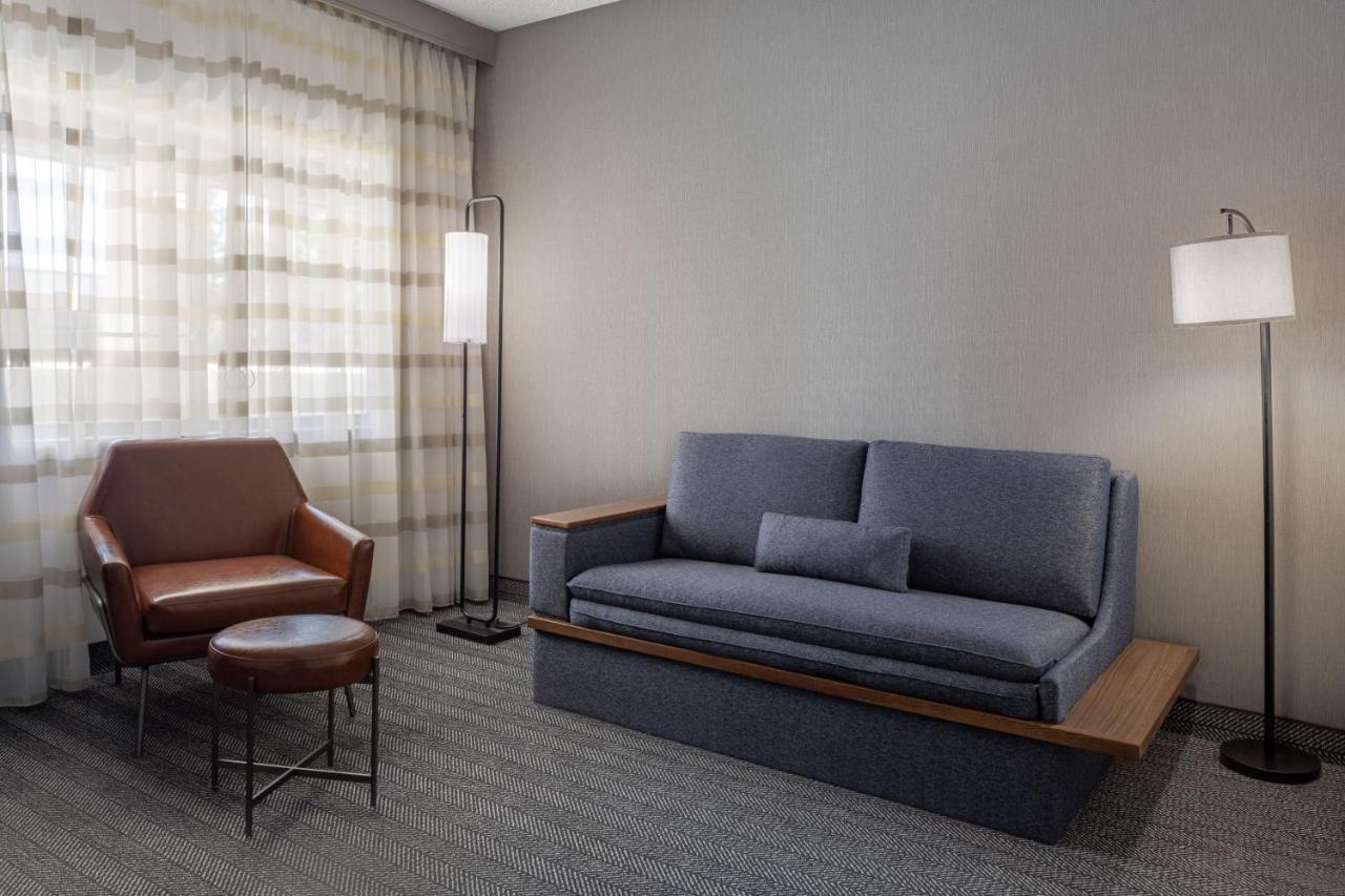 One-Bedroom Queen Suite Bathtub Sofa Bed Mobility Access or Hearing Accessible,1416409329:JPEG