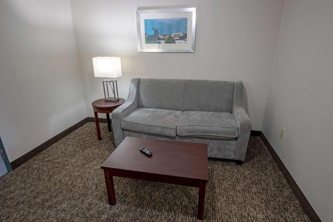 One-Bedroom Suite Two Double Beds