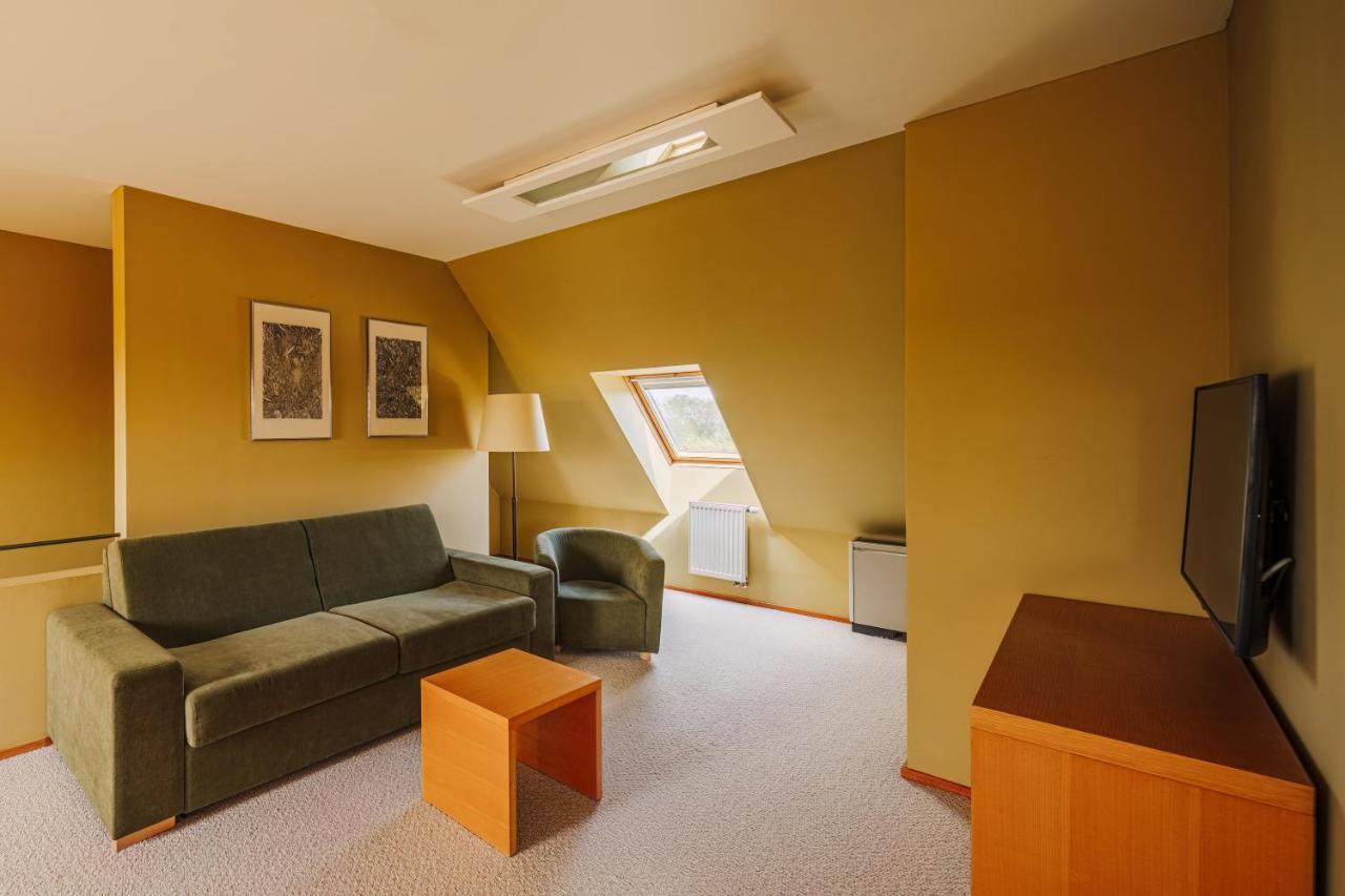 Attic Suite Wellness Entrance,1416912354:JPEG