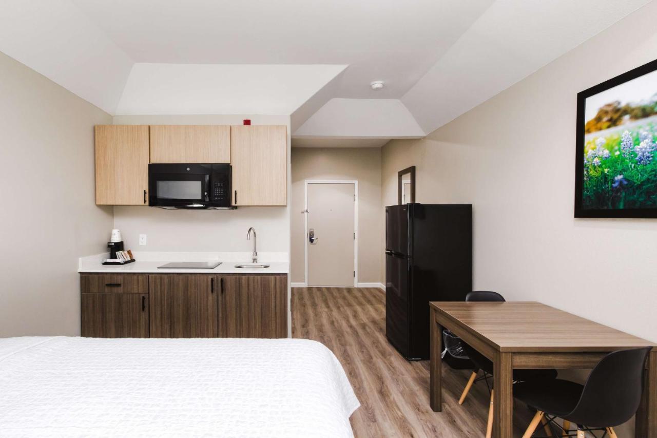 Queen Room Two Queen Beds Kitchenette Non-Smoking