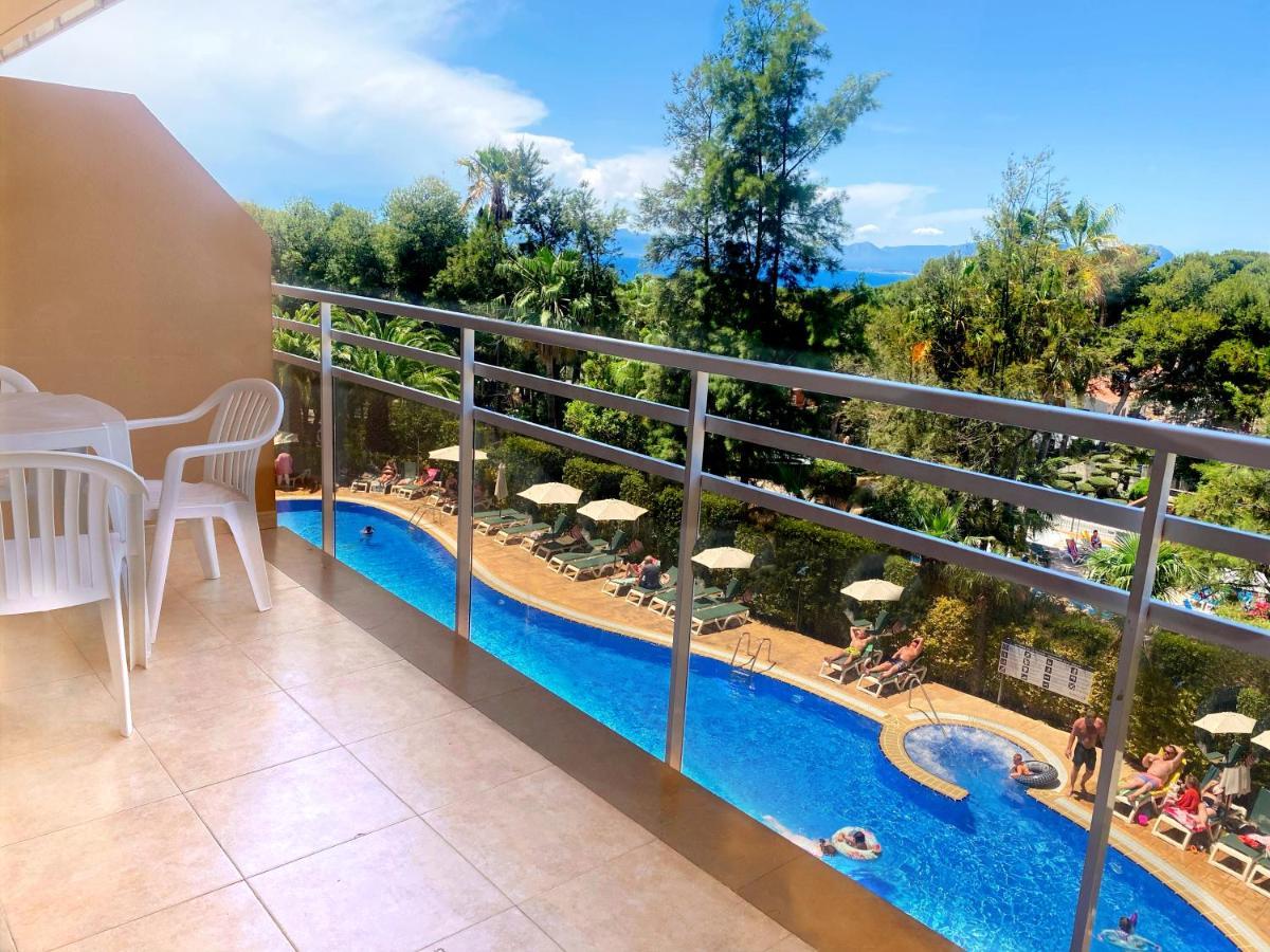 One-Bedroom Apartment with Pool View,1539257872:JPEG