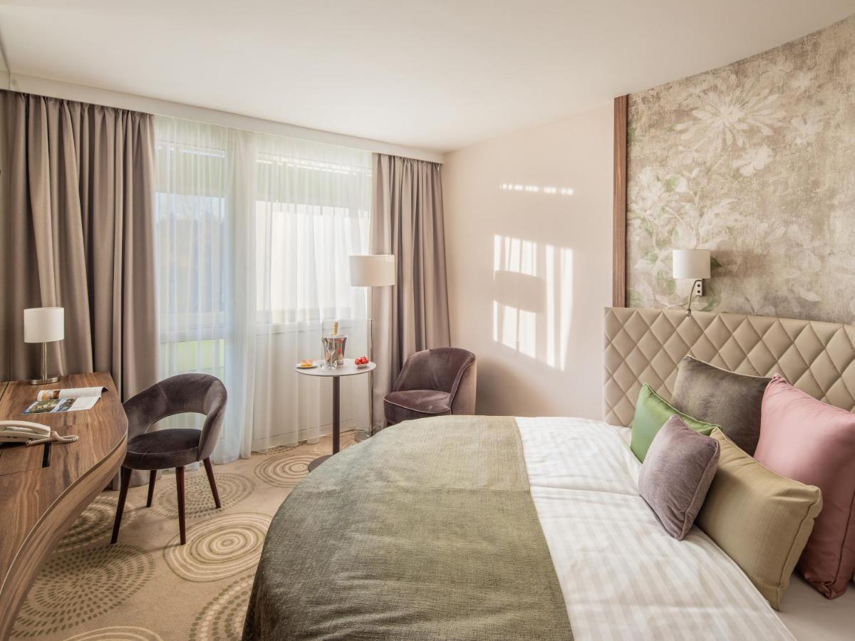 Superior King Room,1417314840:JPEG