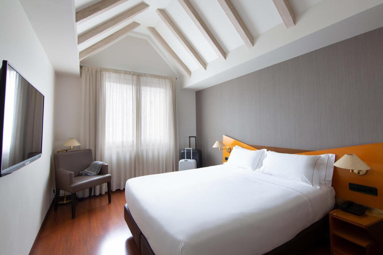 Standard Double or Twin Room,1574686610:JPEG