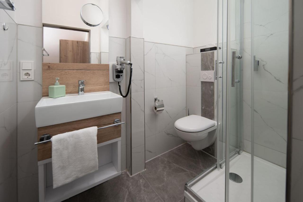 Standard Double Room,1418426316:JPEG