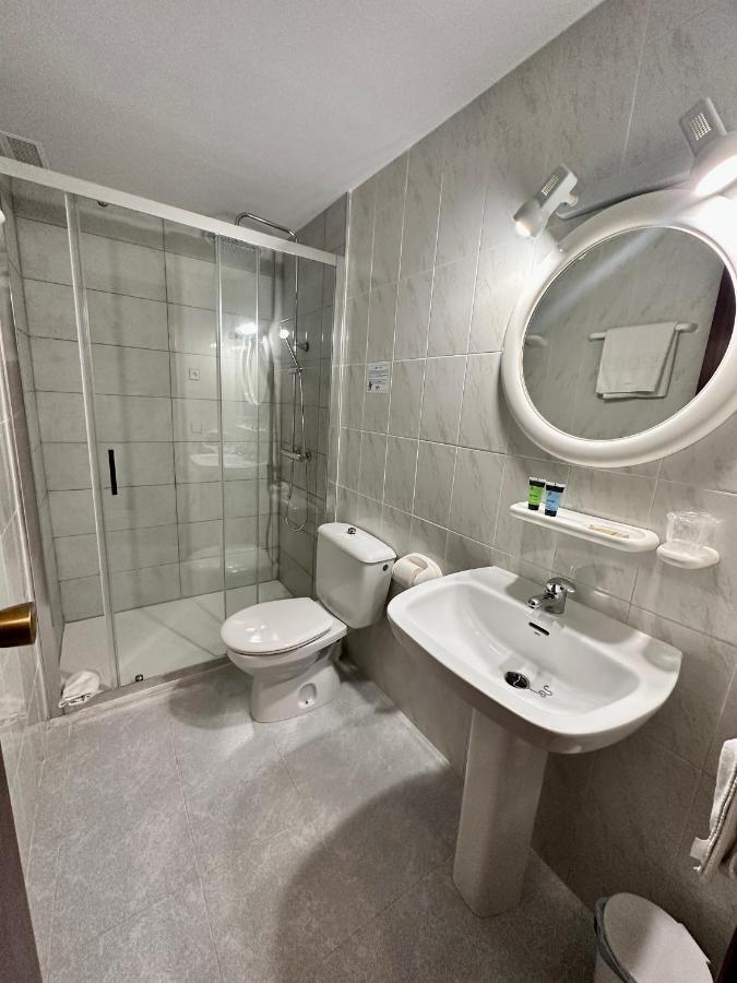 Single Room,1418733798:JPEG