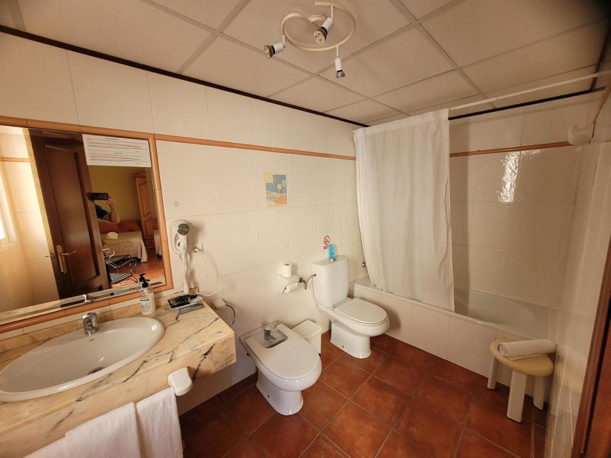 Deluxe Triple Room Balcony