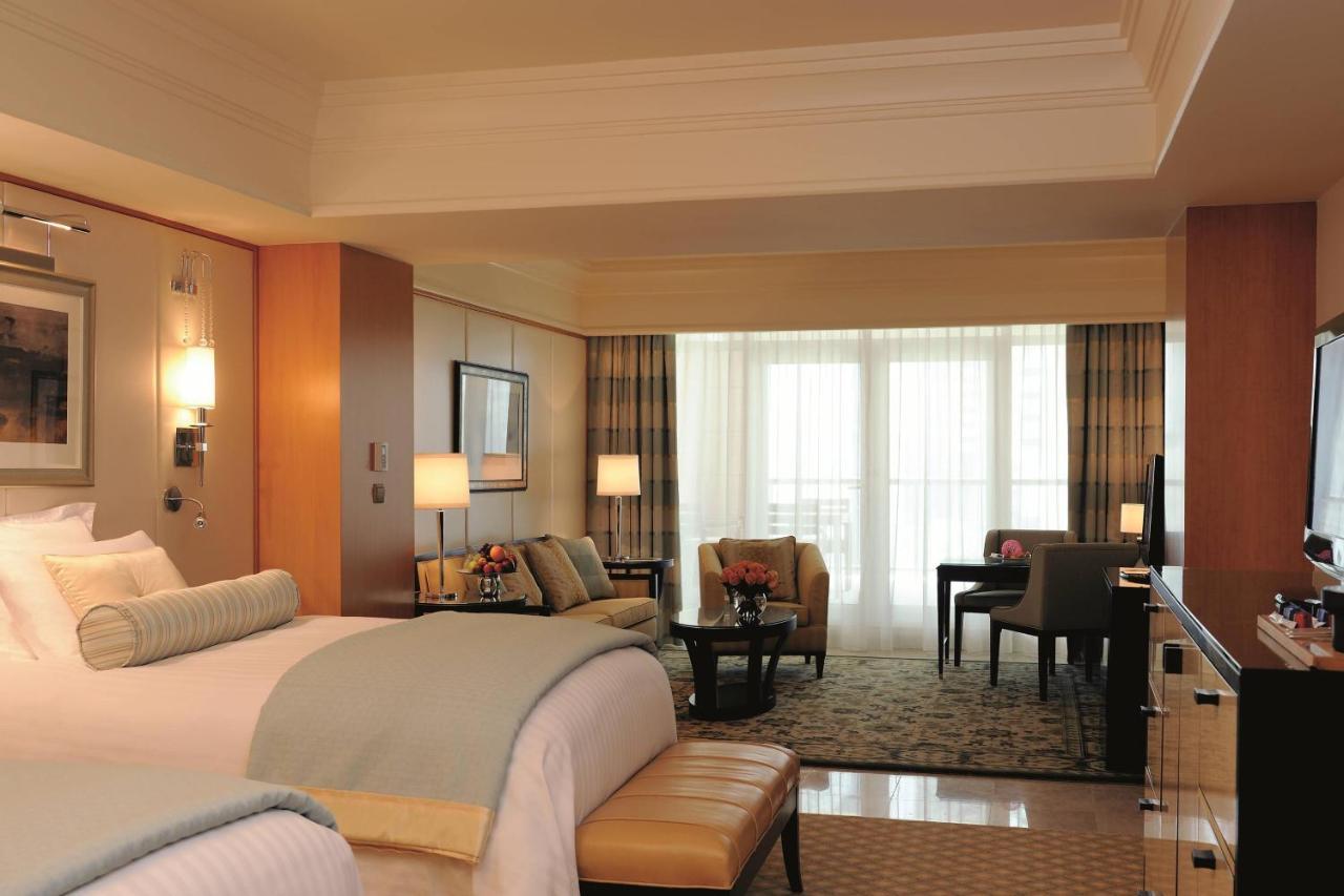 Junior Suite Lounge Access One King Bed Non Smoking,1563298519:JPEG