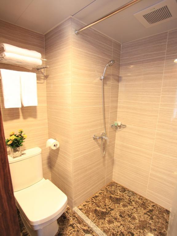 Deluxe Twin Room Hill View