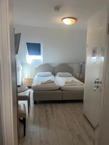 Double Room Private Bathroom