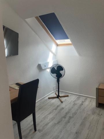 Single Room,1419005427:JPEG