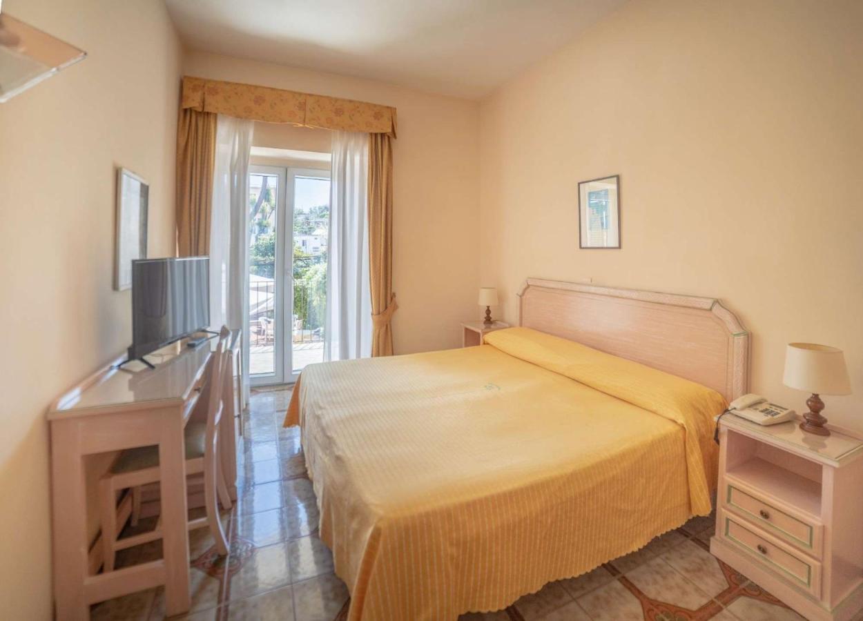 Classic Triple Room,1419109614:JPEG