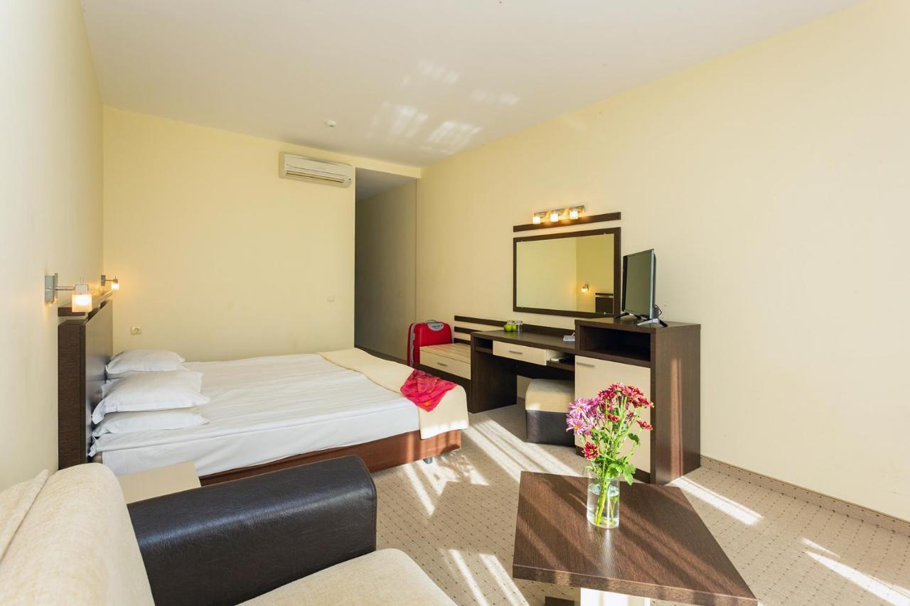 Double or Twin Room Balcony Sea View