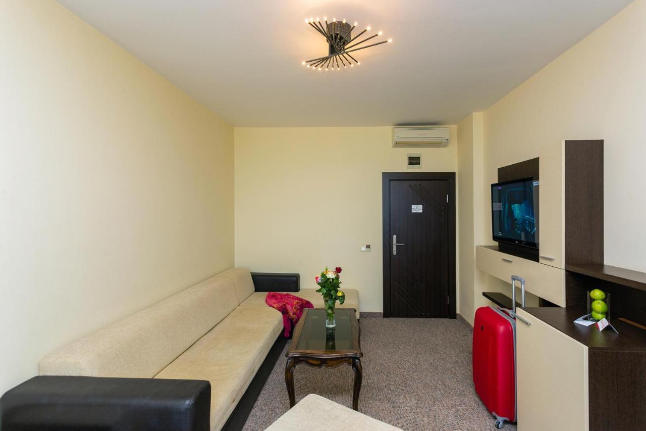 One-Bedroom Suite