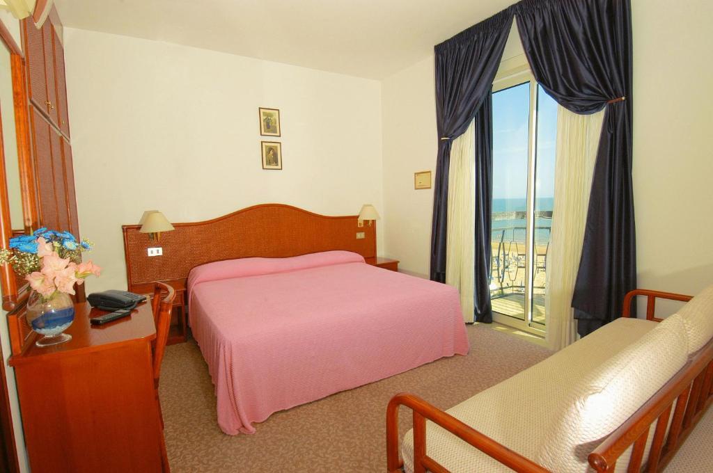 Triple Room Balcony Partial Sea View,996766630:JPEG