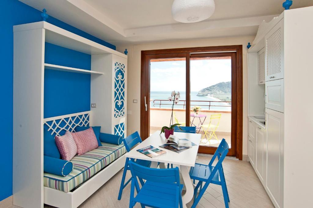 Two-Bedroom Apartment Sea View