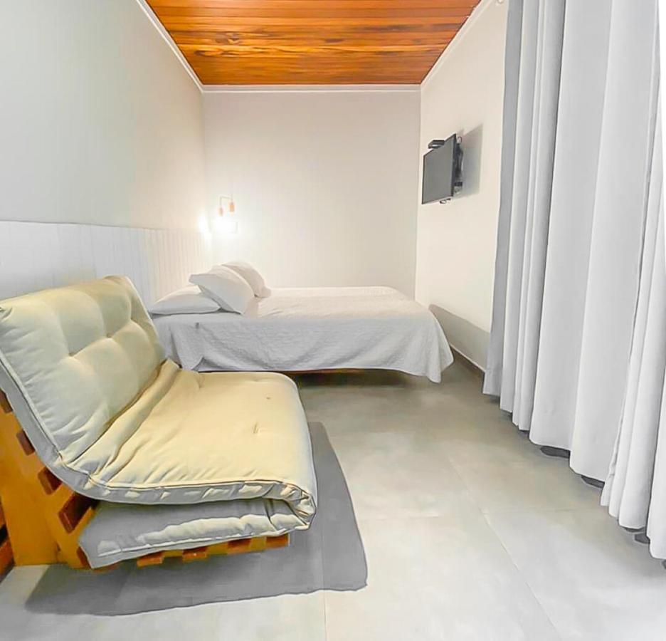 Standard Suite,1588342048:JPEG