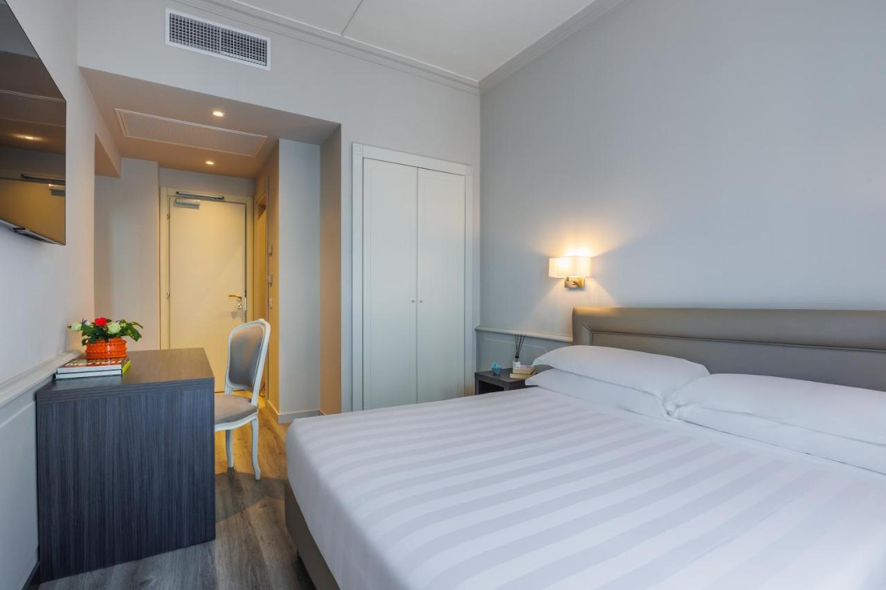 Standard Double Room Side Sea View