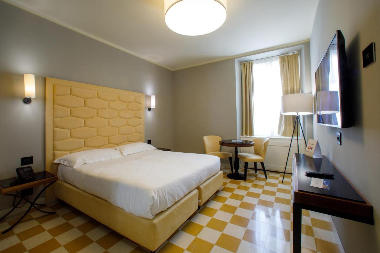 Standard Double or Twin Room,1420773399:JPEG
