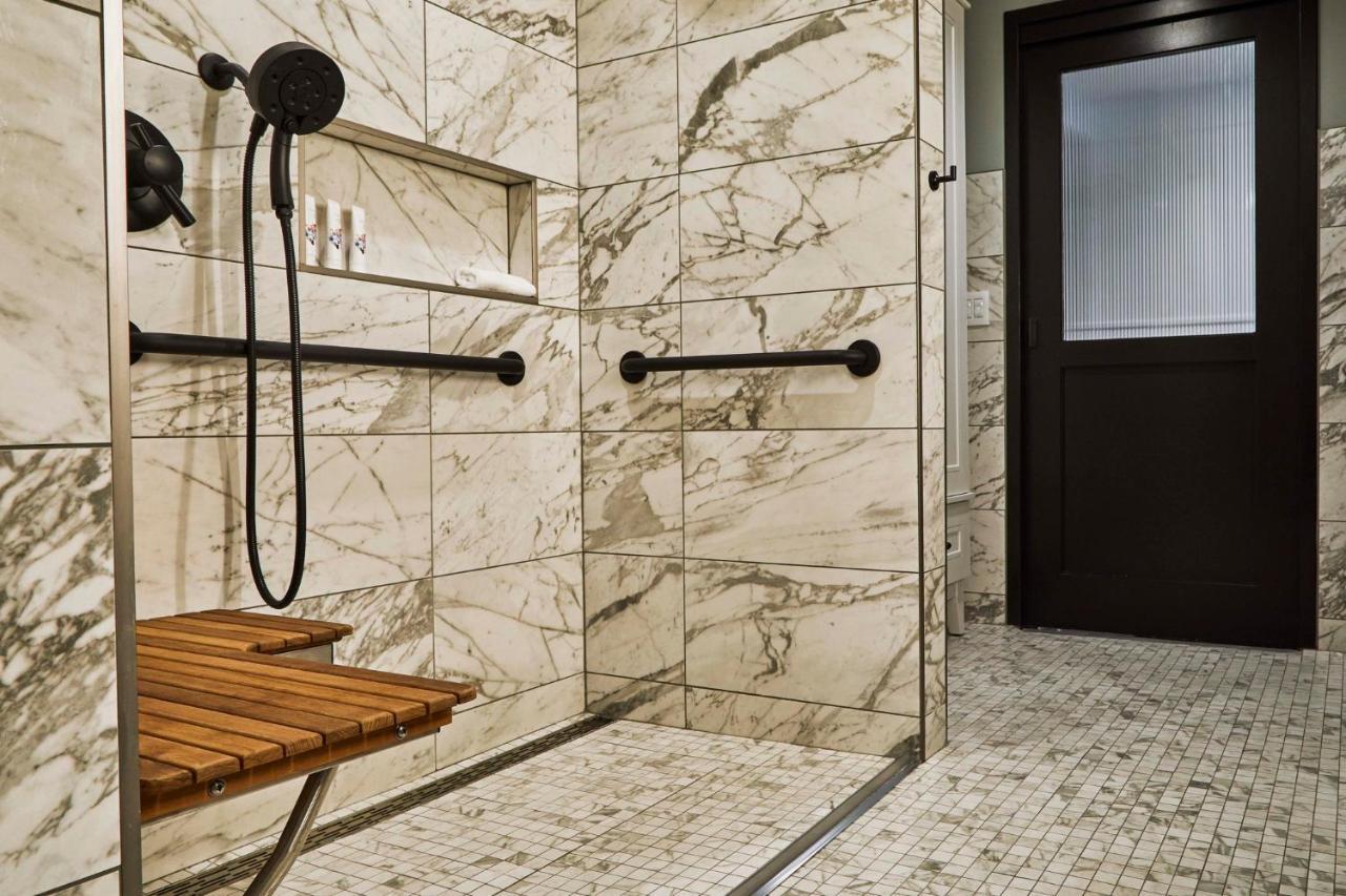 Superior Room 1 King Mobility Accessible